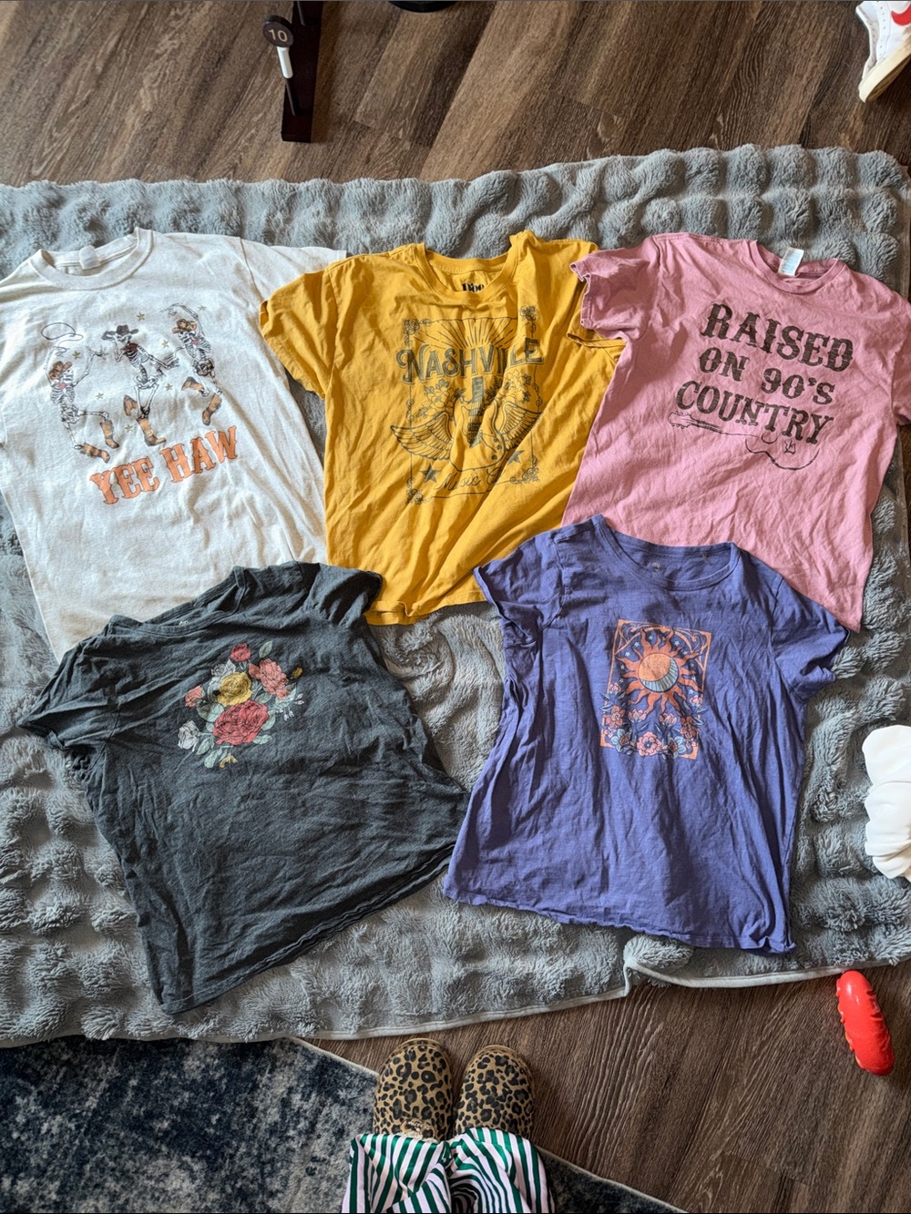 Bundle of 5 Women’s Tee-Shirts